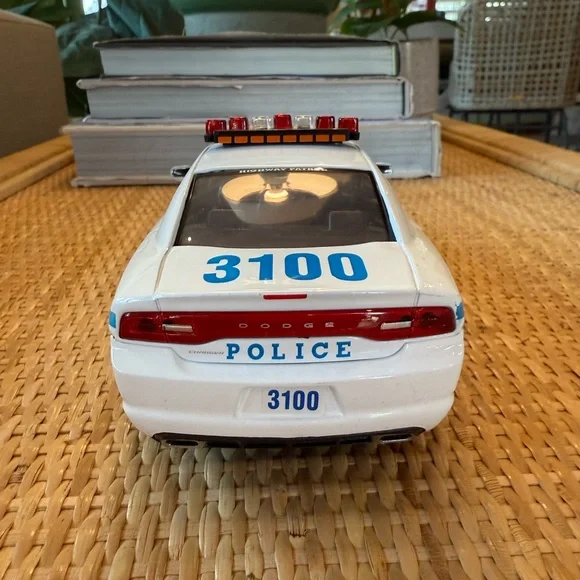 Die-Cast Dodge Charger NYPD Toy Car Fleet Vehicle - Picture 6 of 7